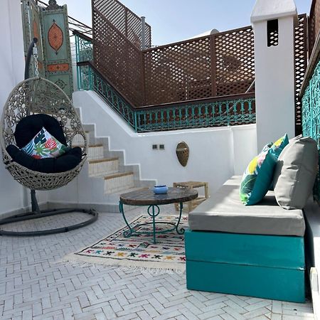 Riad Amazing Amazigh Avec Jacuzzi Petit Dejeuner Compris Avec Aussi Chambres Familiales Pres De La Place Jemaa El Fna Marrakesh Exterior photo