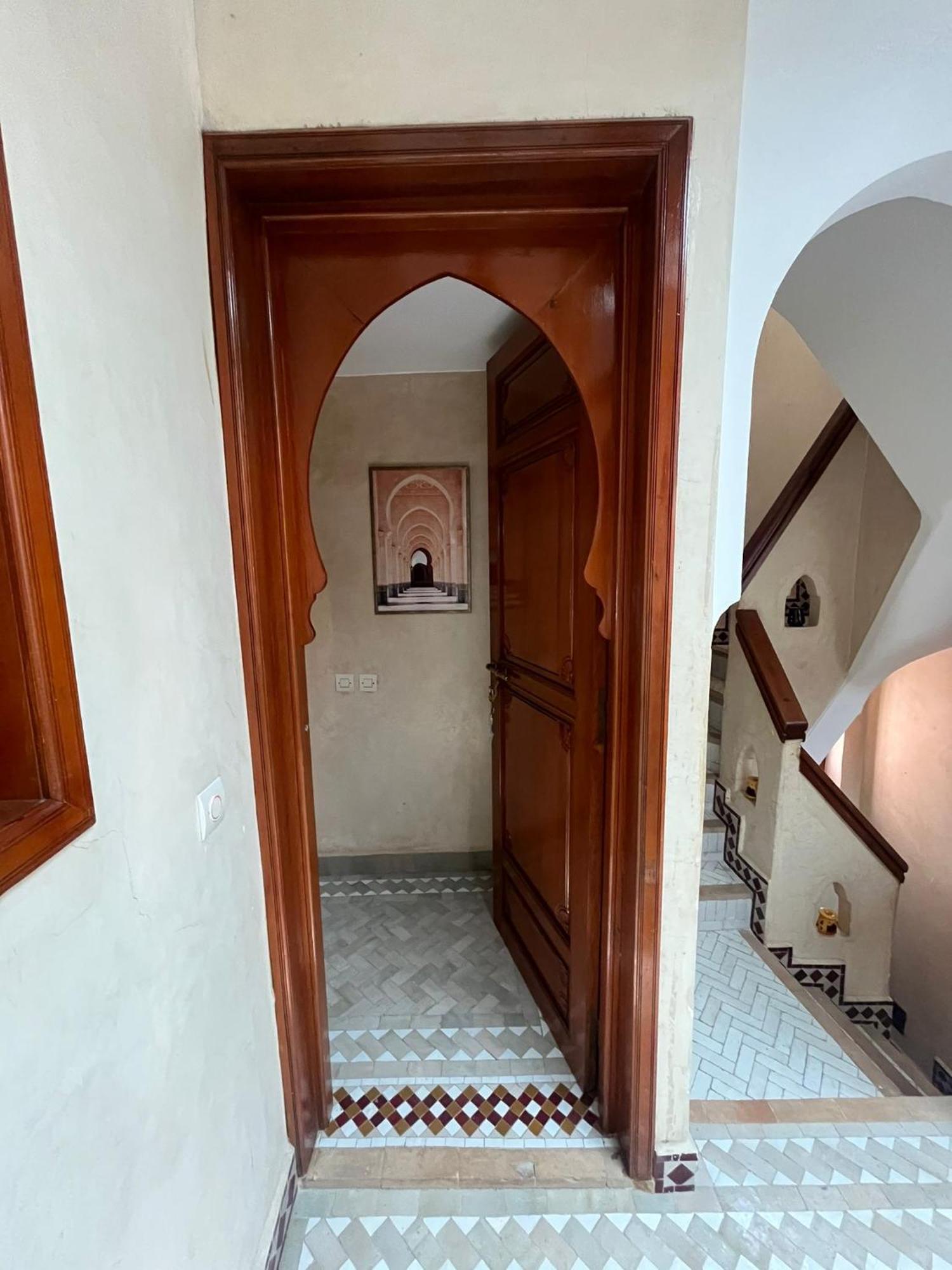 Riad Amazing Amazigh Avec Jacuzzi Petit Dejeuner Compris Avec Aussi Chambres Familiales Pres De La Place Jemaa El Fna Marrakesh Exterior photo