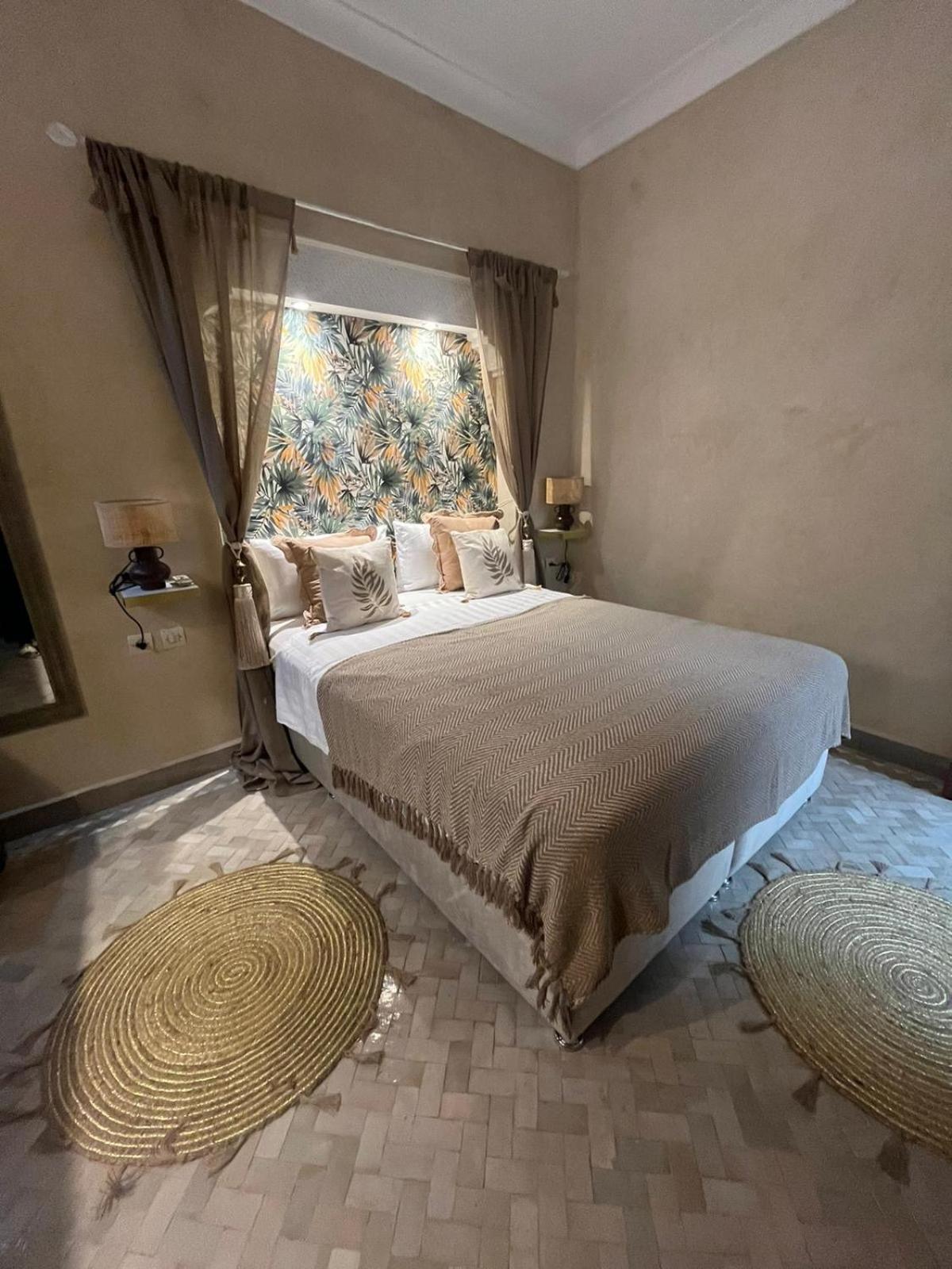 Riad Amazing Amazigh Avec Jacuzzi Petit Dejeuner Compris Avec Aussi Chambres Familiales Pres De La Place Jemaa El Fna Marrakesh Exterior photo