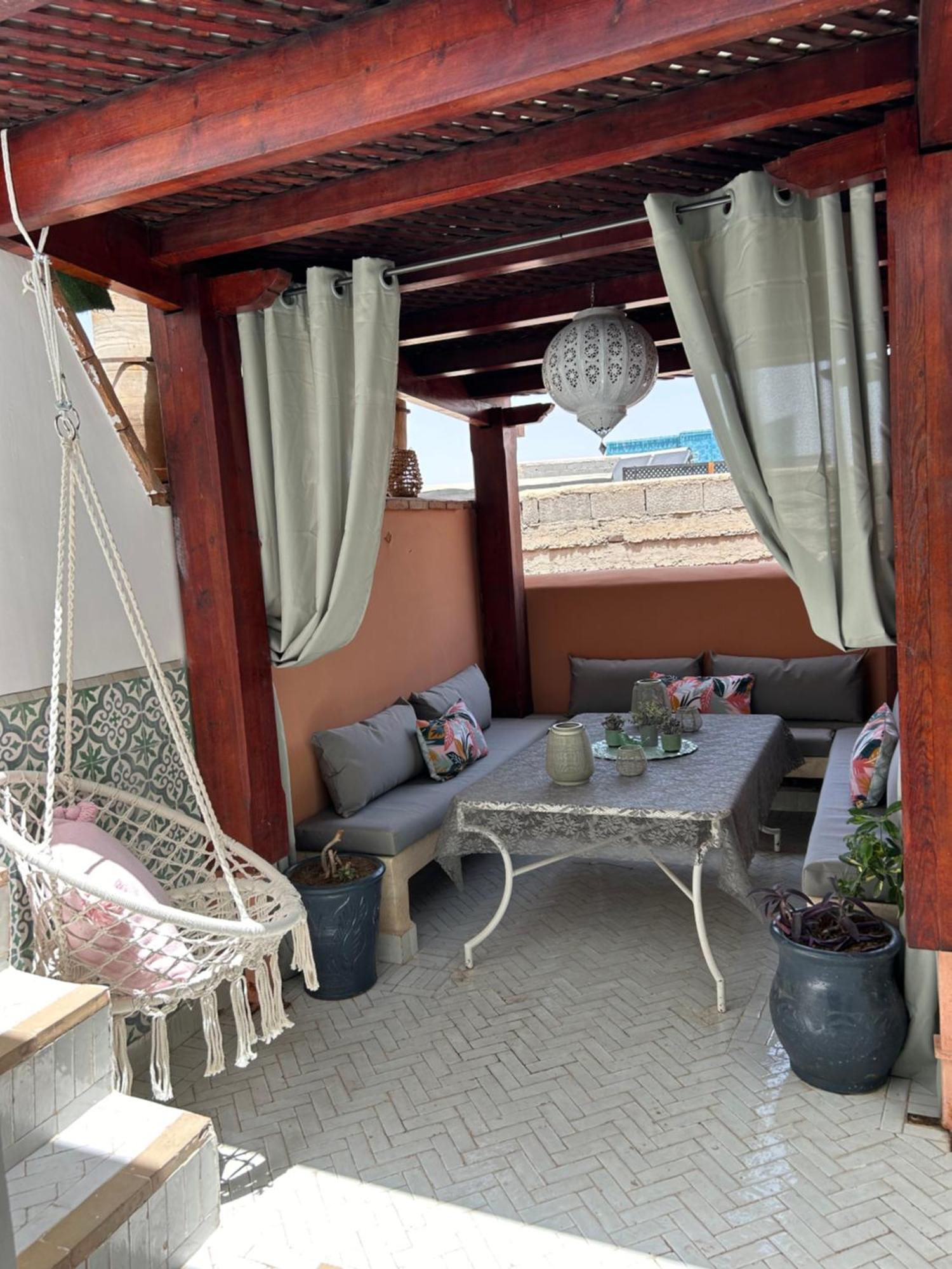 Riad Amazing Amazigh Avec Jacuzzi Petit Dejeuner Compris Avec Aussi Chambres Familiales Pres De La Place Jemaa El Fna Marrakesh Exterior photo