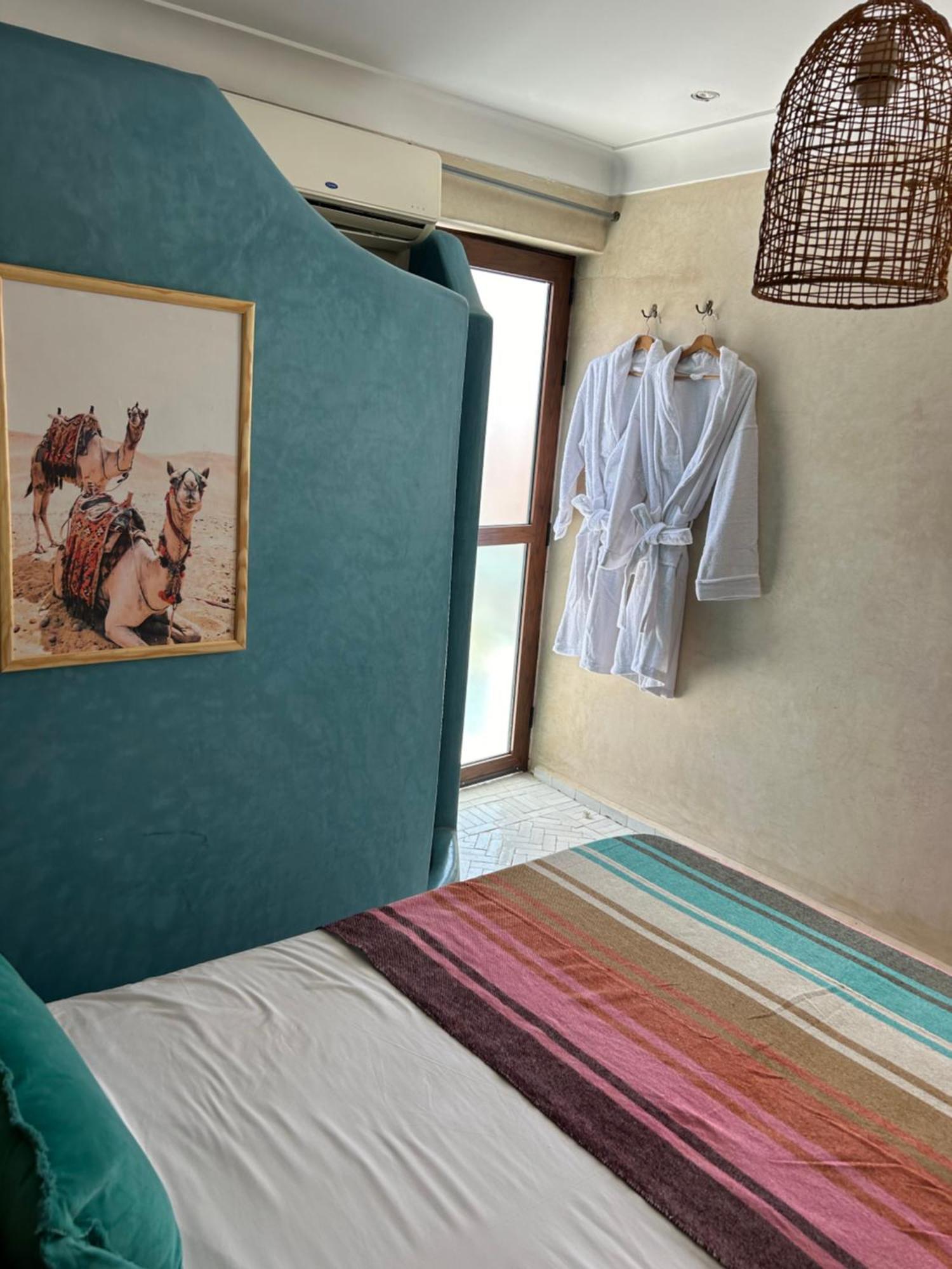 Riad Amazing Amazigh Avec Jacuzzi Petit Dejeuner Compris Avec Aussi Chambres Familiales Pres De La Place Jemaa El Fna Marrakesh Exterior photo